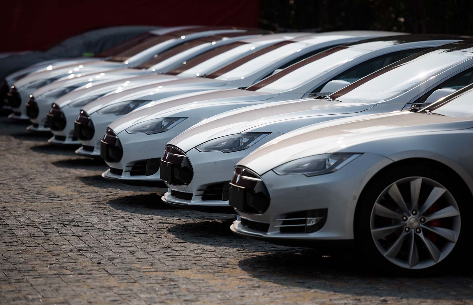 Tesla ingezet voor duurzaam VIP-vervoer